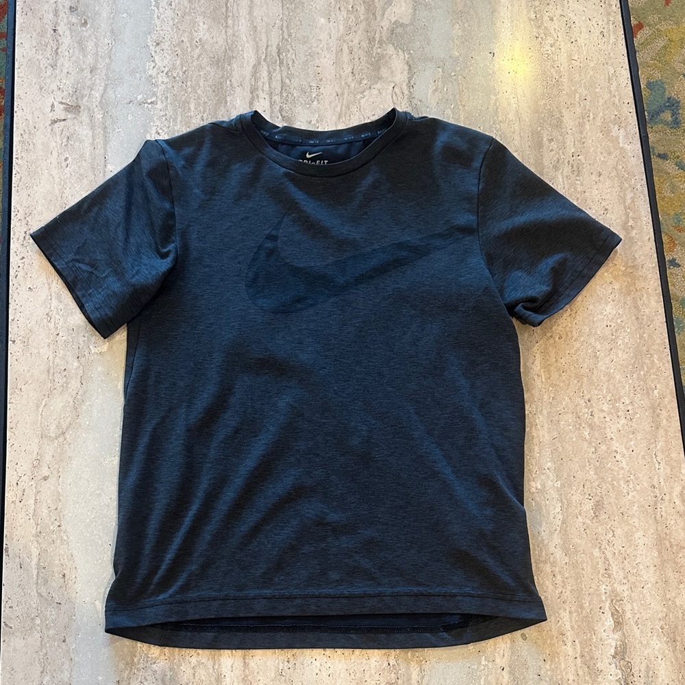 Nike boys Dark Gray Short Sleeve Tee‎ T shirt XL EUC
